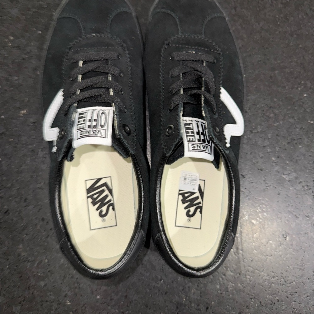 NEW VANS BLACK SUEDE & LEATHER Sport Low Shoe SNEAKER SZ M 7 W 8.5
BRAND NEW - Picture 7 of 14